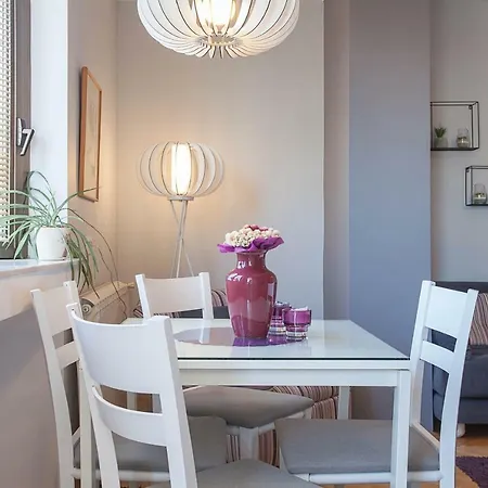 Violet Apartment *